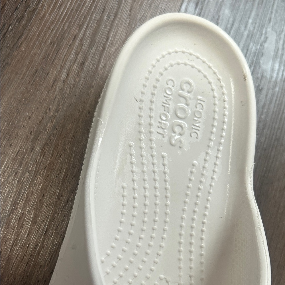 CROCS women’s White Slip-On Sandals - Picture 2 of 2
